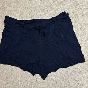 Old navy black tie waist shorts with removable sash belt, XL